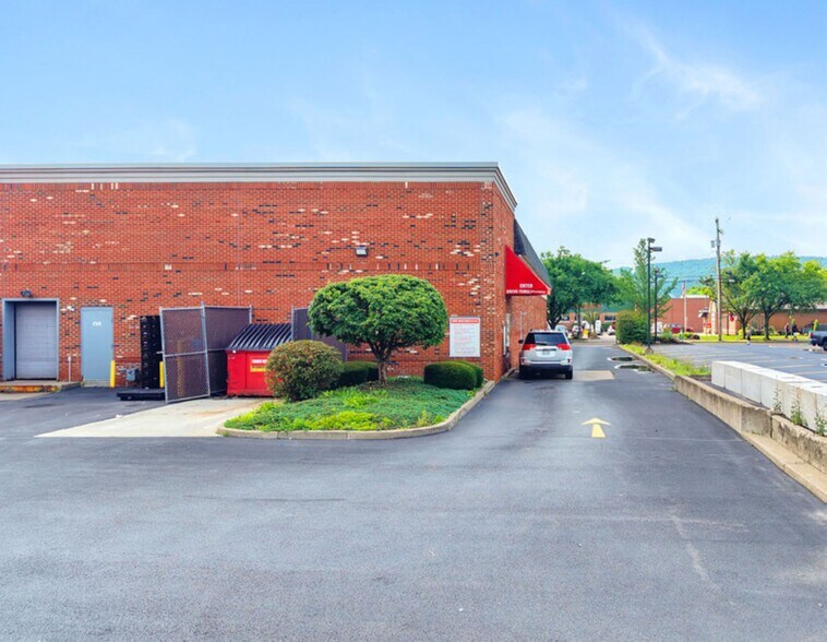 More Photos Of 157 Robinson St, Binghamton General Retail For Sale