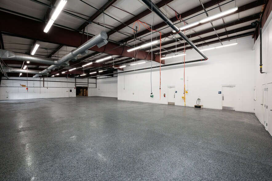 More Photos Of 2291 Traversefield Dr, Traverse City Manufacturing For Lease