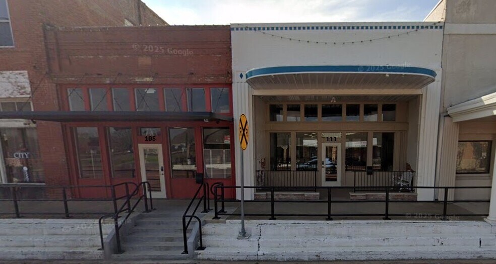 Primary Photo Of 111 N 4th St, Wills Point Freestanding For Sale