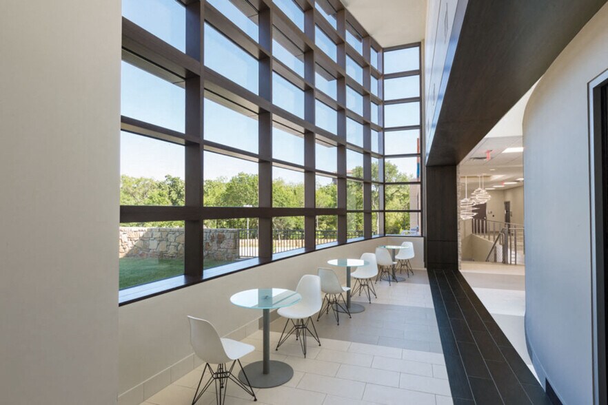 More Photos Of 8196 Walnut Hill Ln, Dallas Medical For Lease