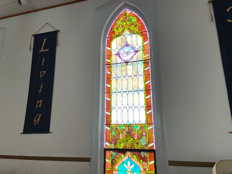 More Photos Of 332 State St, Ripon Specialty For Sale