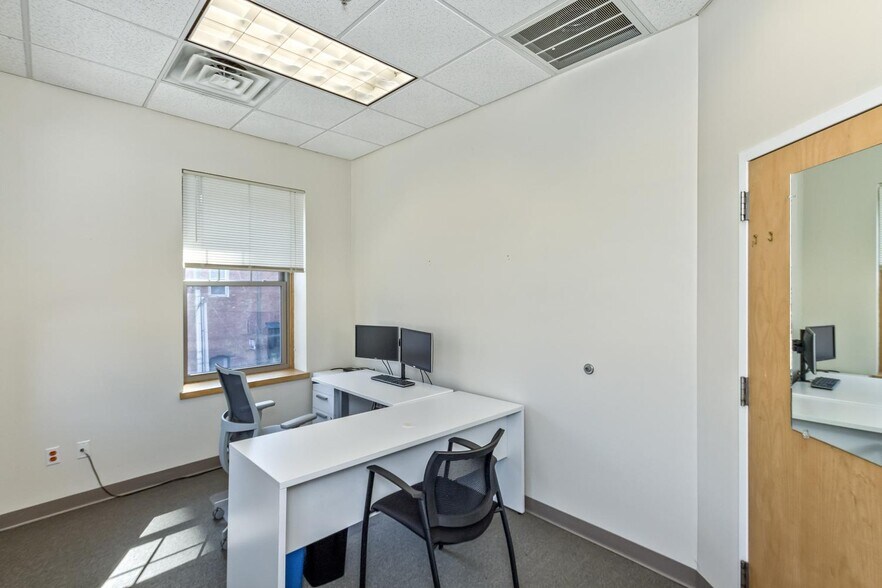More Photos Of 56 College St, Asheville Office For Lease