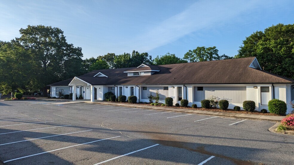 More Photos Of 1225 E Garrison Blvd, Gastonia Medical For Sale