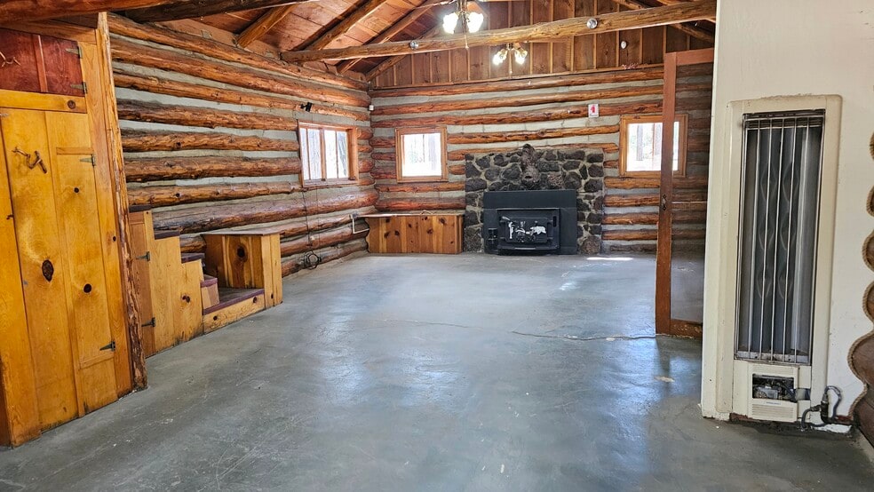 More Photos Of 182 White Mountain blvd, Lakeside General Retail For Sale