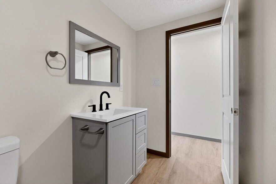 More Photos Of 9368 Valley View Dr NW, Albuquerque Apartments For Sale