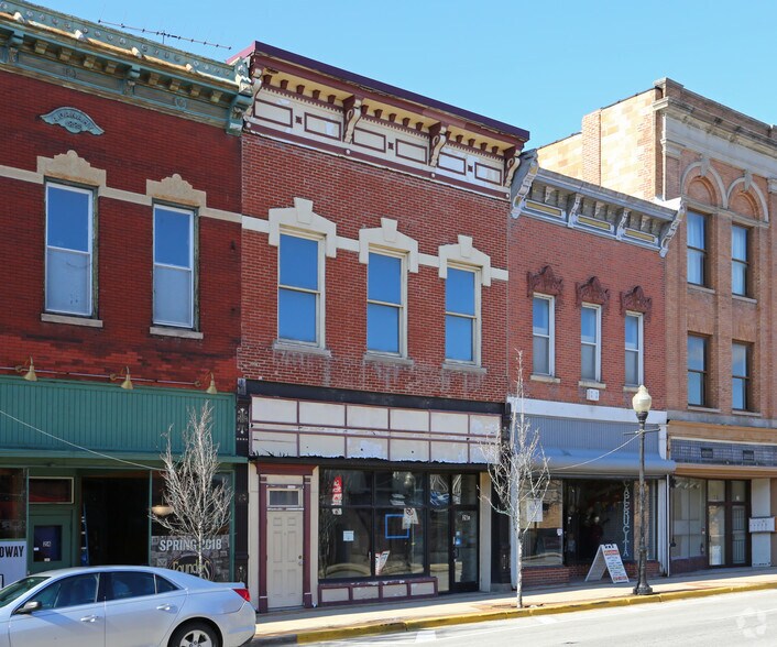 More Photos Of 26 N Broadway, Aurora Storefront Retail Office For Lease