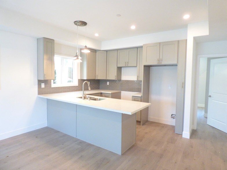More Photos Of 1256 N Hobart Blvd, Los Angeles Apartments For Sale