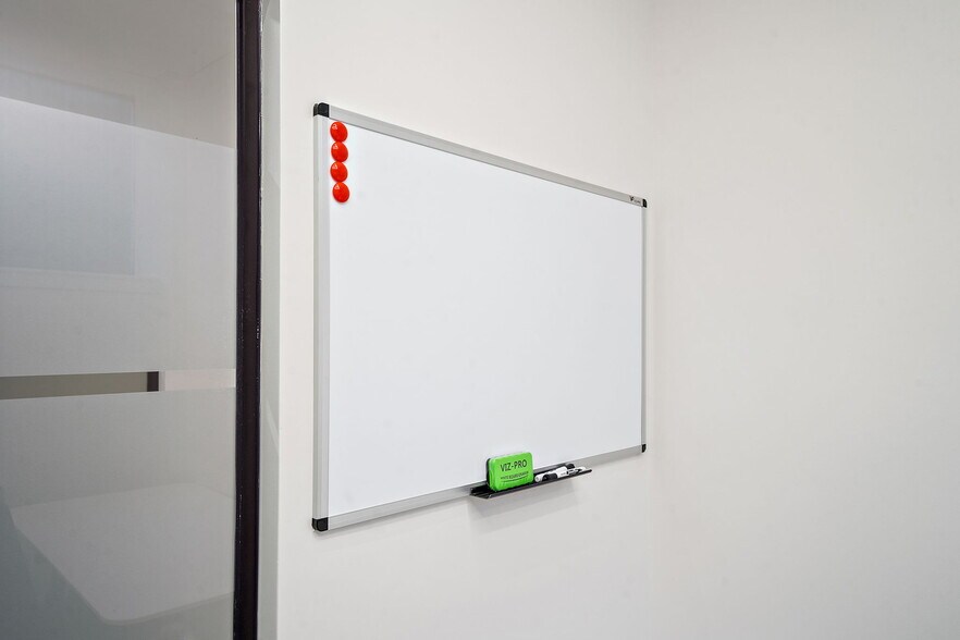 More Photos Of 4845 Rue Jean-Talon O, Montréal Storefront For Lease