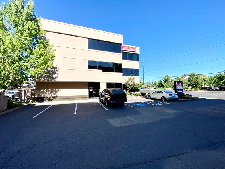 More Photos Of 1575 E McAndrews Rd, Medford Office For Lease