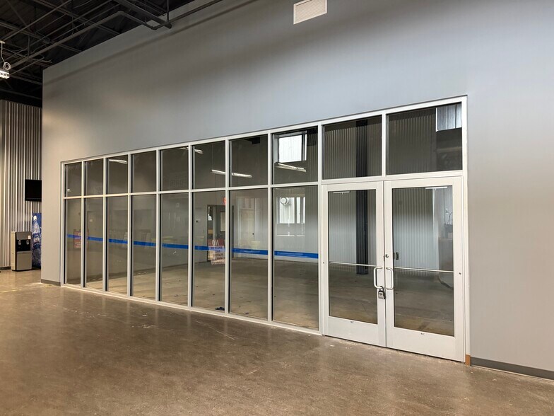 More Photos Of 15 Lund Rd, Saco Light Manufacturing For Lease