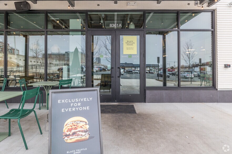 More Photos Of 8361 Leesburg Pike, Vienna Fast Food For Sale