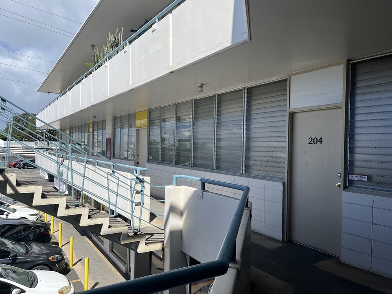 More Photos Of 931 University Ave, Honolulu General Retail For Sale