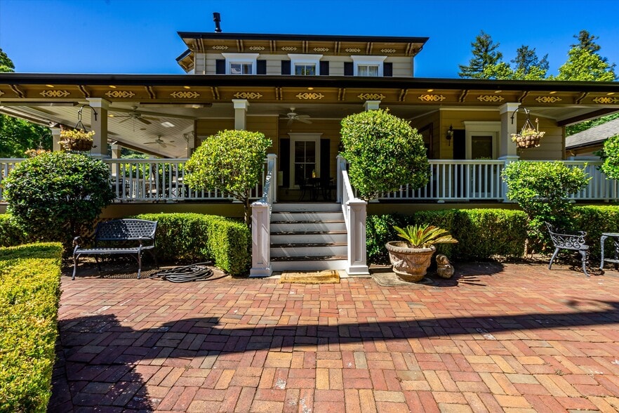 More Photos Of 1139 Lincoln Ave, Calistoga Hospitality For Sale