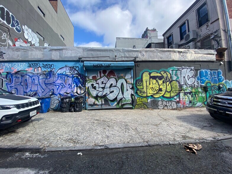 More Photos Of 6 Charles Pl, Brooklyn General Retail For Lease