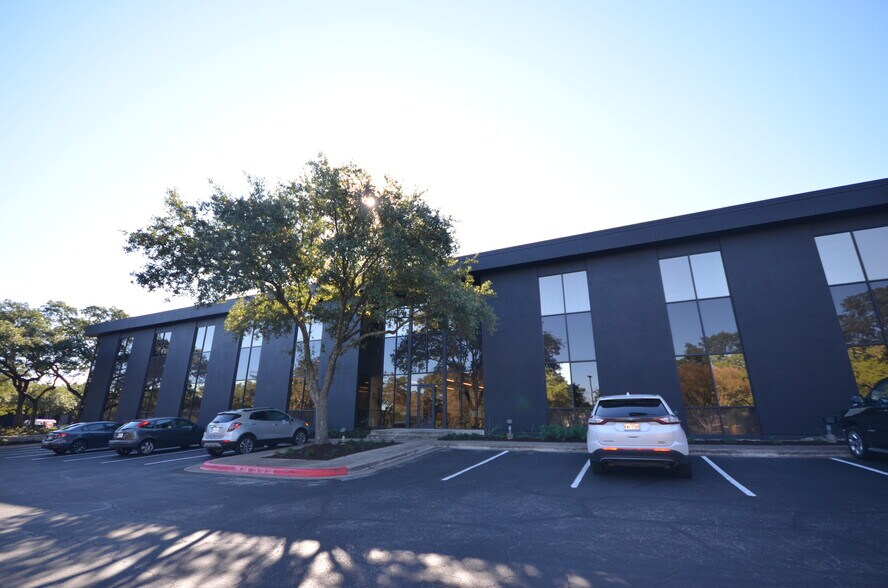 More Photos Of 3409 Executive Center Dr, Austin Unknown For Lease