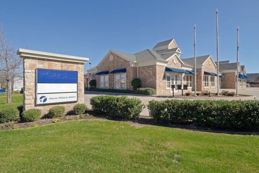 More Photos Of 2170 Matlock Rd, Mansfield Storefront Retail Office For Lease