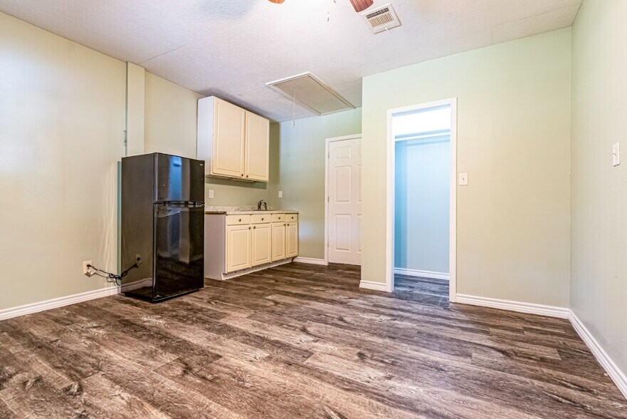 More Photos Of 229 Bishop, Livingston Apartments For Sale