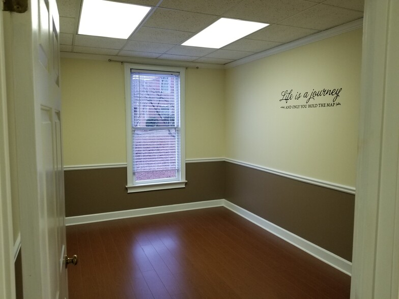 More Photos Of 2900-12 Chamblee Tucker Rd, Chamblee Office For Lease