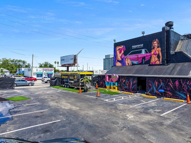 More Photos Of 728 NW 79 Street, Miami Bar For Sale