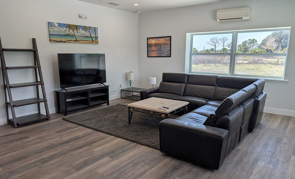 More Photos Of 7756 130th St, Sebastian Manufacturing For Sale