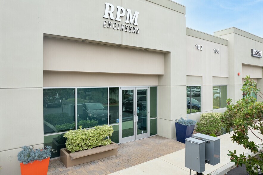 More Photos Of 108 Discovery, Irvine Office For Sale