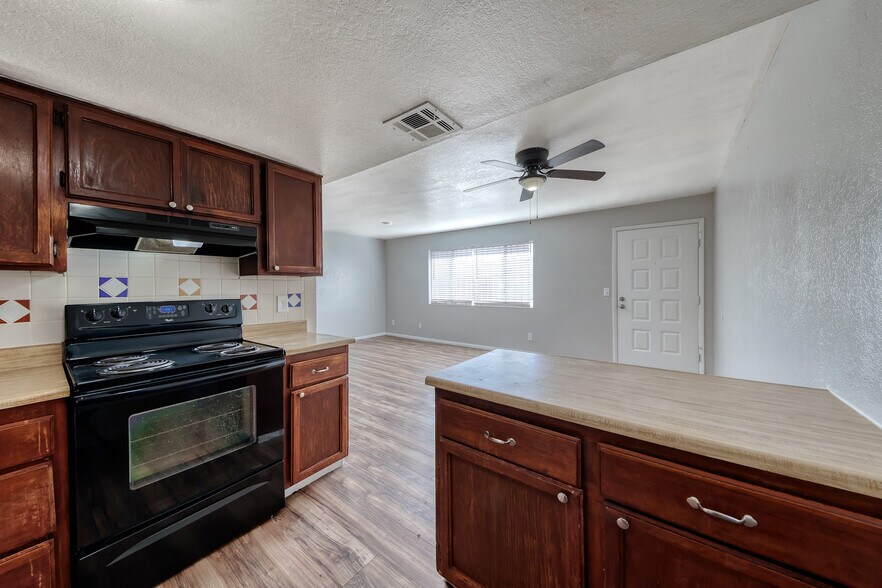 More Photos Of 4762 Cessna Ave, Las Vegas Apartments For Sale