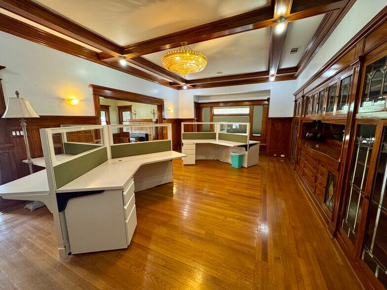 More Photos Of 807 N Van Ness Ave, Fresno Office Residential For Sale