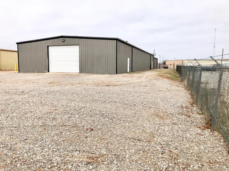 More Photos Of 1528 SE 27th St, Oklahoma City Warehouse For Lease