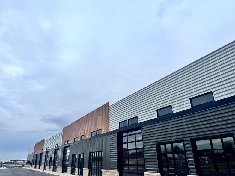 Primary Photo Of 4273 Perry Worth Rd, Whitestown Distribution For Lease