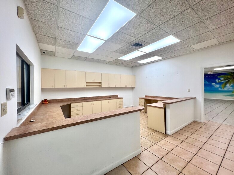 More Photos Of 4908 SW 8th St, Miami Medical For Lease