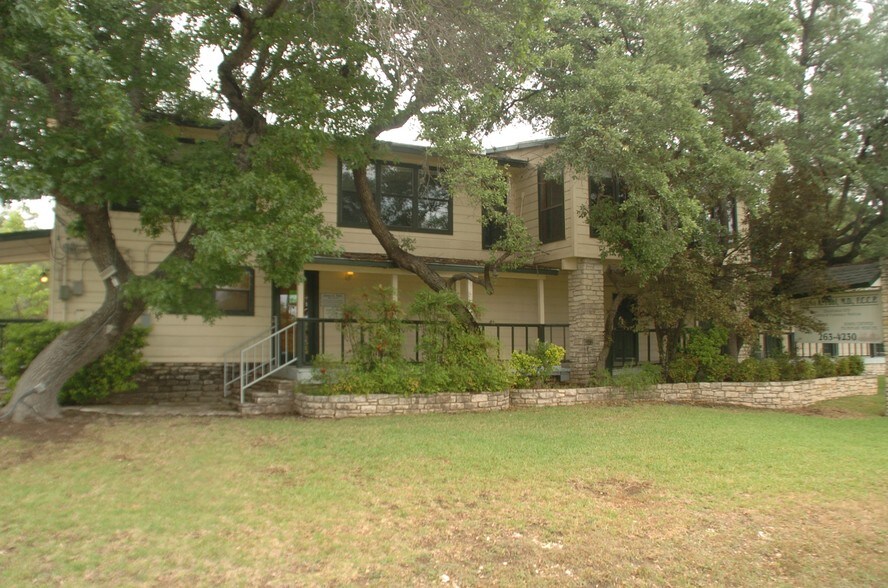 More Photos Of 801 RR 620 S, Lakeway Medical For Lease