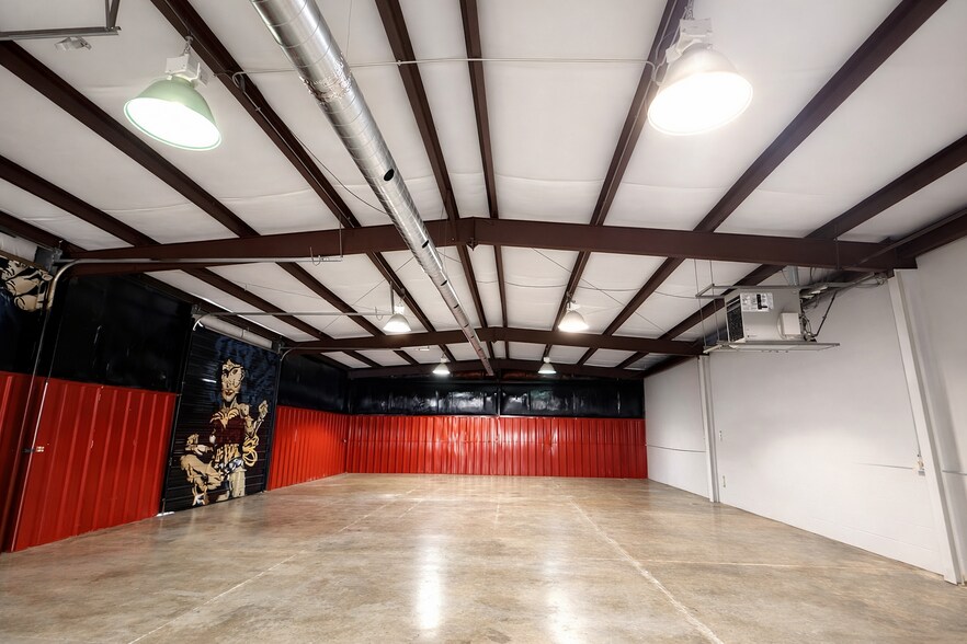 More Photos Of 7416 NW 84th St, Oklahoma City Manufacturing For Lease