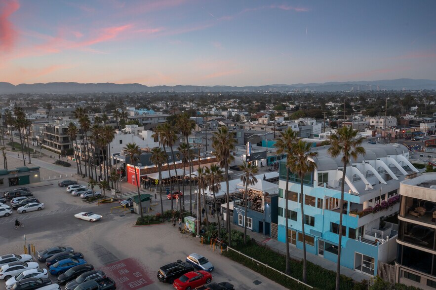 More Photos Of 3111 Ocean Front Walk, Marina del Rey Apartments For Sale