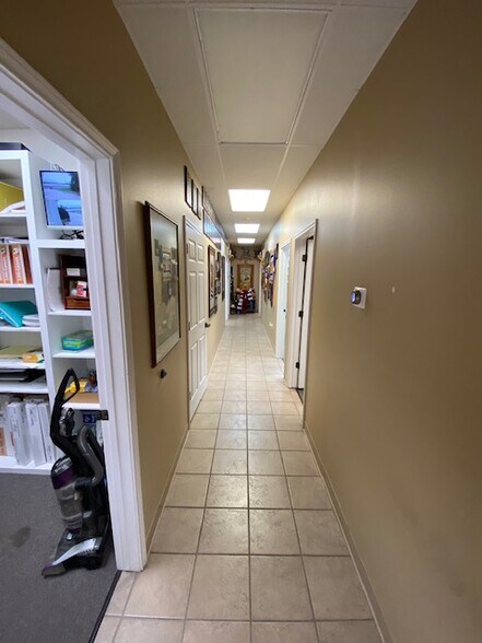 More Photos Of 8825 Eastex Fwy, Beaumont Warehouse For Lease