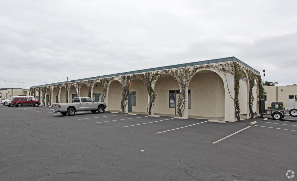 Primary Photo Of 208-218 Via El Centro, Oceanside Light Manufacturing For Lease