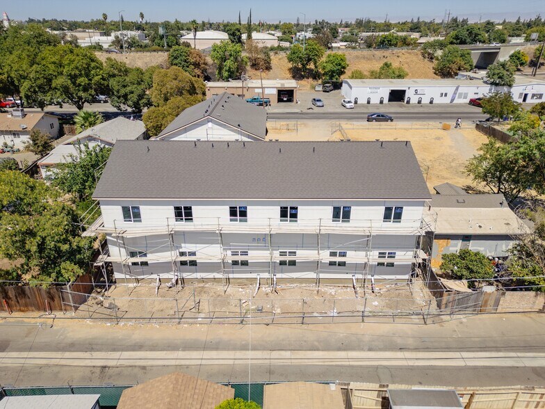 More Photos Of 40 W 13th St, Merced Apartments For Sale