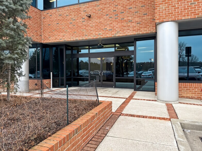 Primary Photo Of 6865 Deerpath Rd, Elkridge Coworking Space