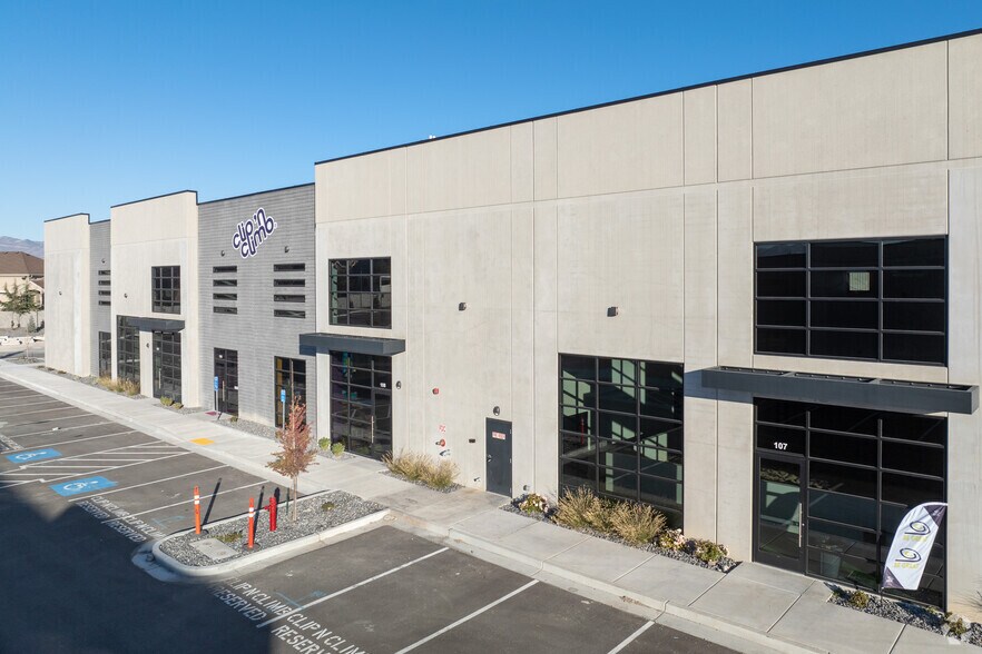 More Photos Of 11196 Redwood Rd, South Jordan Warehouse For Lease