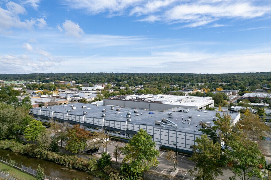 More Photos Of 100 W Forest Ave, Englewood Light Distribution For Lease
