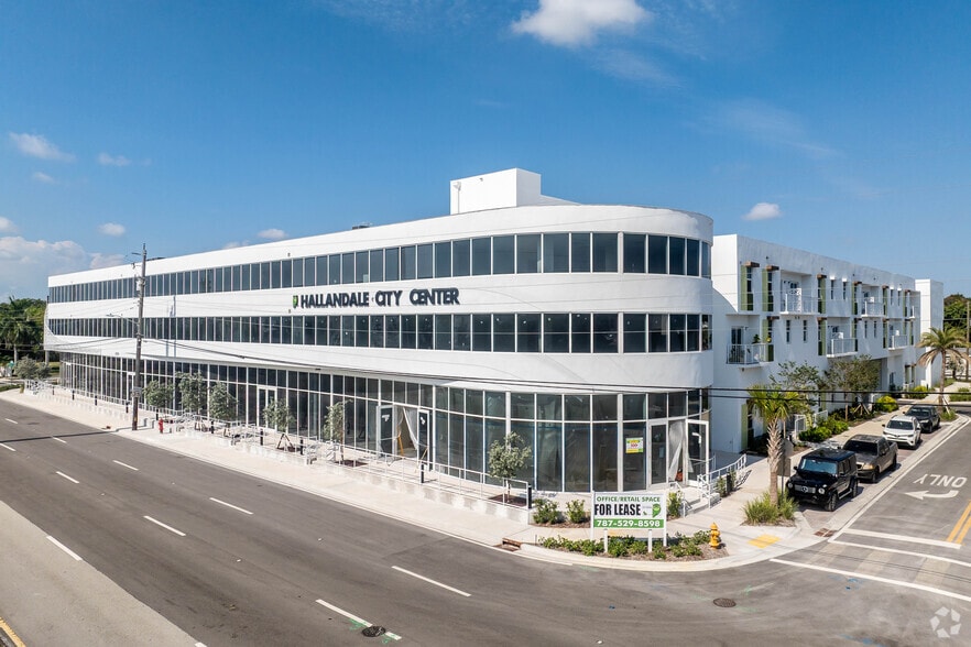 More Photos Of 500 N Dixie Hwy, Hallandale Beach Medical For Lease