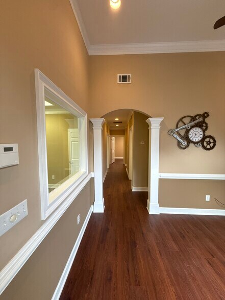 More Photos Of 500 Sun Valley Dr, Roswell Office For Sale