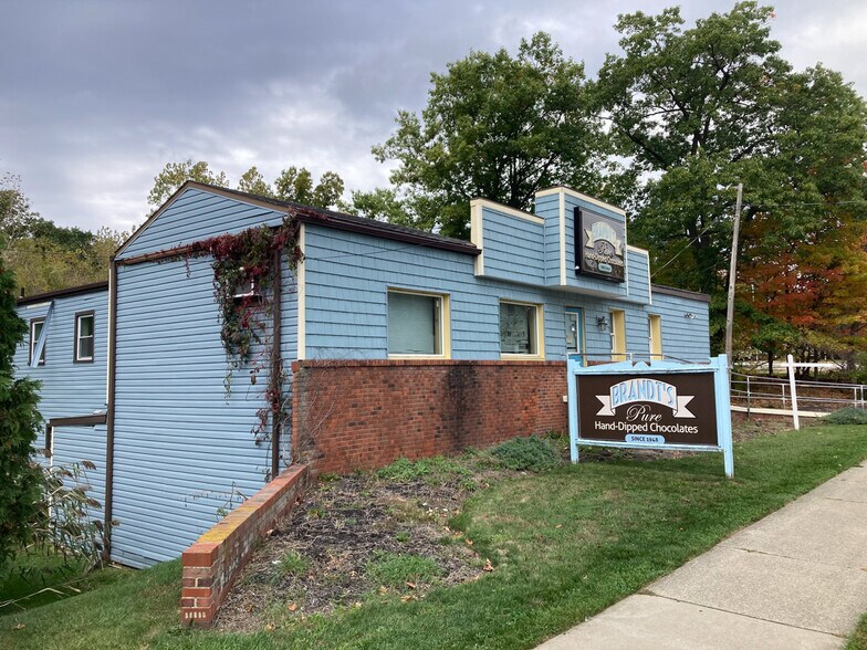 More Photos Of 1238 Lost Nation Rd, Willoughby Storefront For Sale