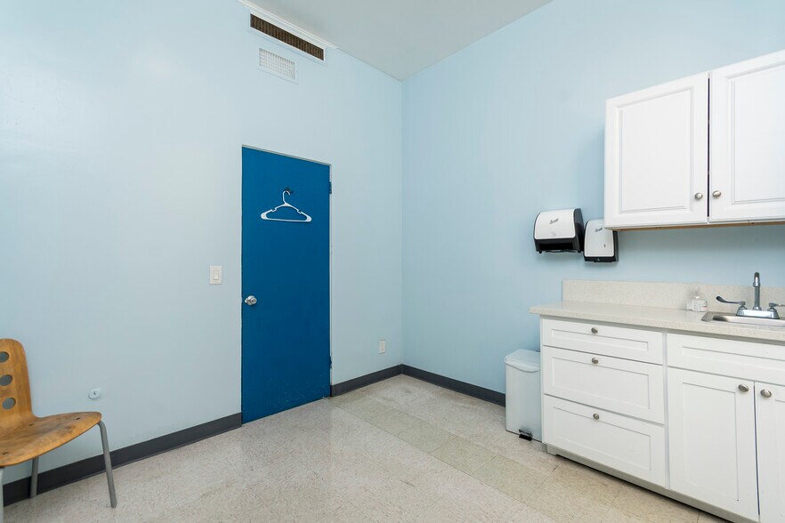 More Photos Of 1533 Alamitos Ave, Long Beach Medical For Lease