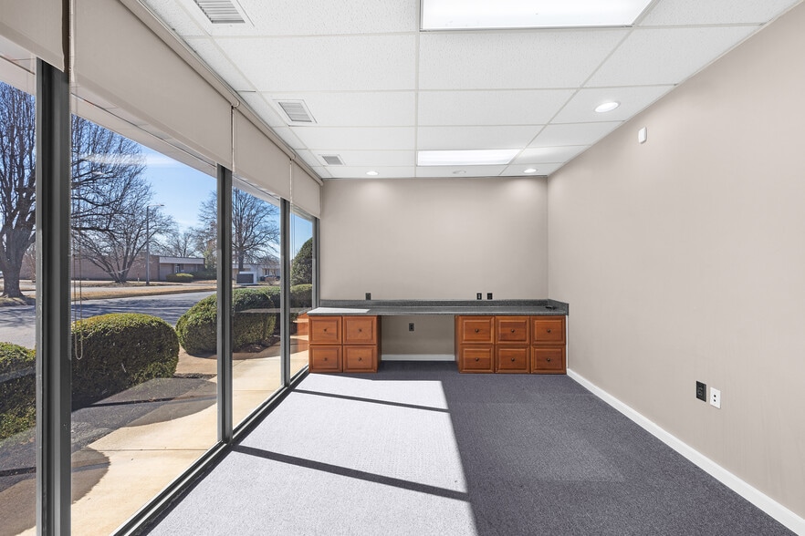 More Photos Of 57 Directors Row, Jackson Office For Sale