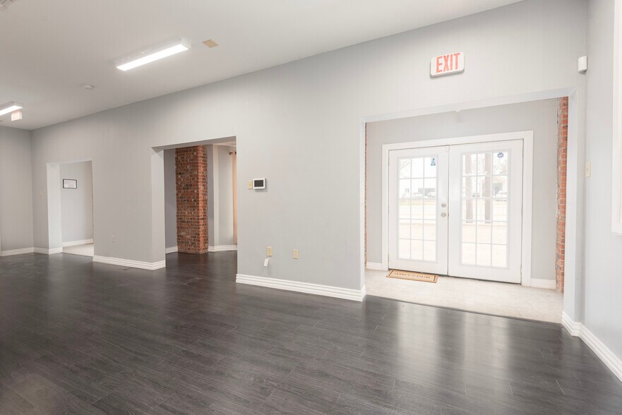 More Photos Of 9638 Greenville Ave, Dallas Office For Lease