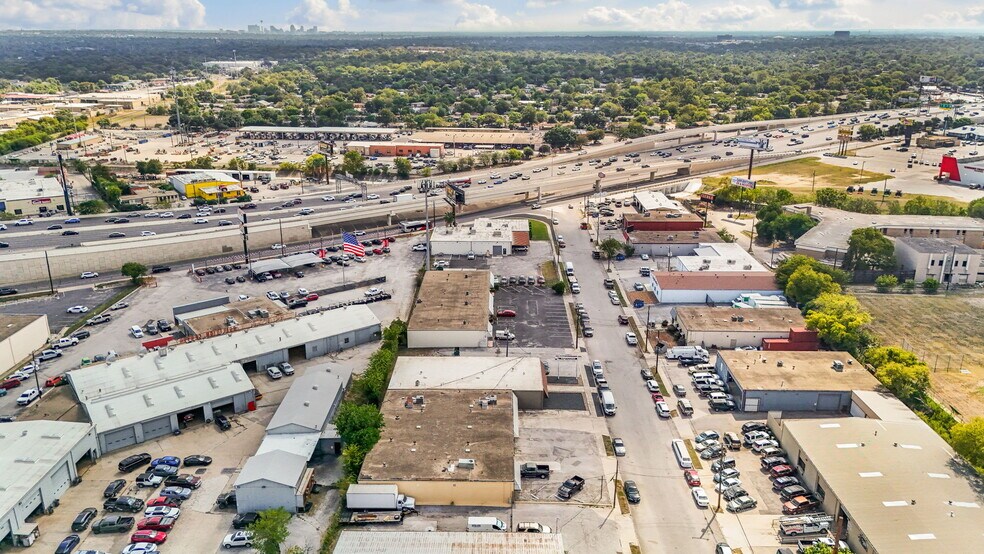 More Photos Of 8402 Speedway Dr, San Antonio Warehouse For Sale