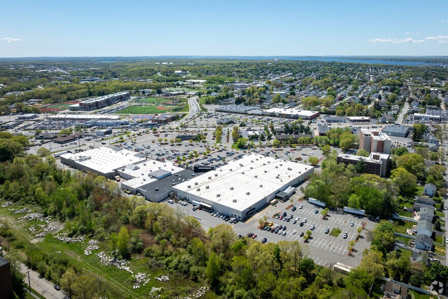 More Photos Of 1925 Pawtucket Ave, East Providence General Retail For Lease