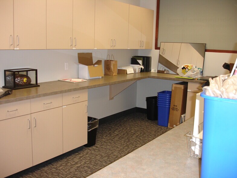 More Photos Of 2700 National Dr, Onalaska Office For Lease