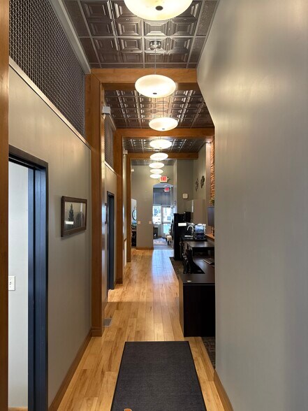 More Photos Of 327 N Riverfront Dr, Mankato Storefront Retail Residential For Lease