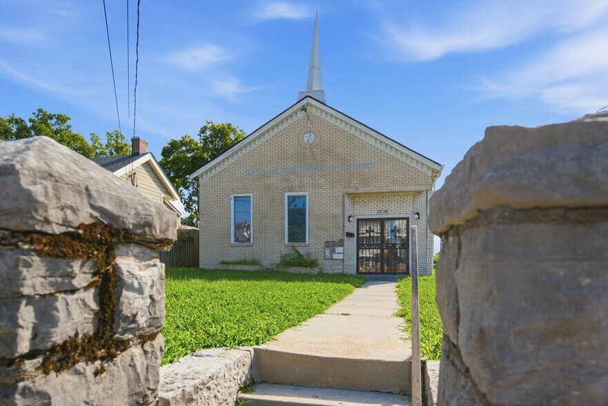 More Photos Of 1716 5th Ave N, Nashville Religious Facility For Lease